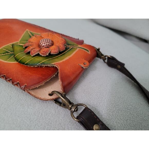 Hand Tooled Leather Floral Accent Embossed Crossbody PURSE - Picture 3 of 8